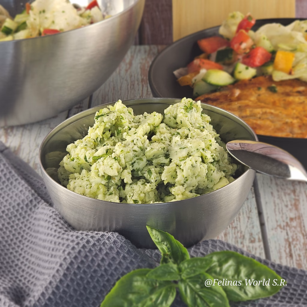 Einfache klassische kräuterbutter